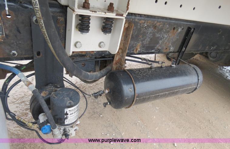 image for item B2486 2006 Peterbilt 357 manure spreader truck