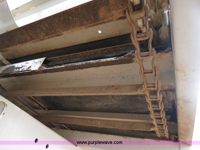 image for item B2486 2006 Peterbilt 357 manure spreader truck