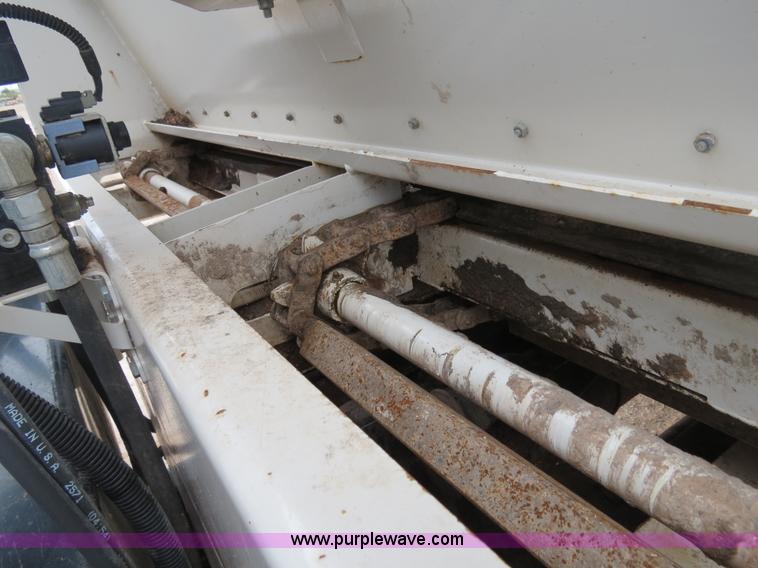 image for item B2486 2006 Peterbilt 357 manure spreader truck