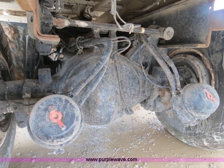 image for item B2486 2006 Peterbilt 357 manure spreader truck