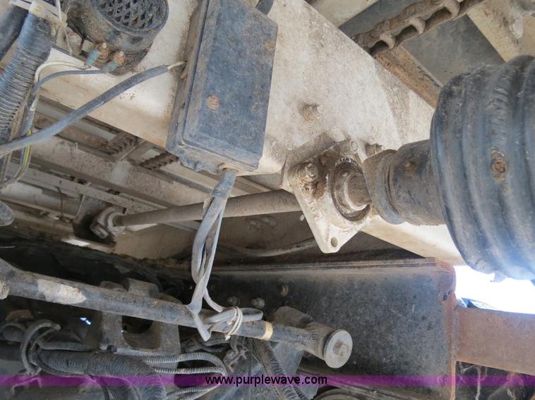 image for item B2486 2006 Peterbilt 357 manure spreader truck