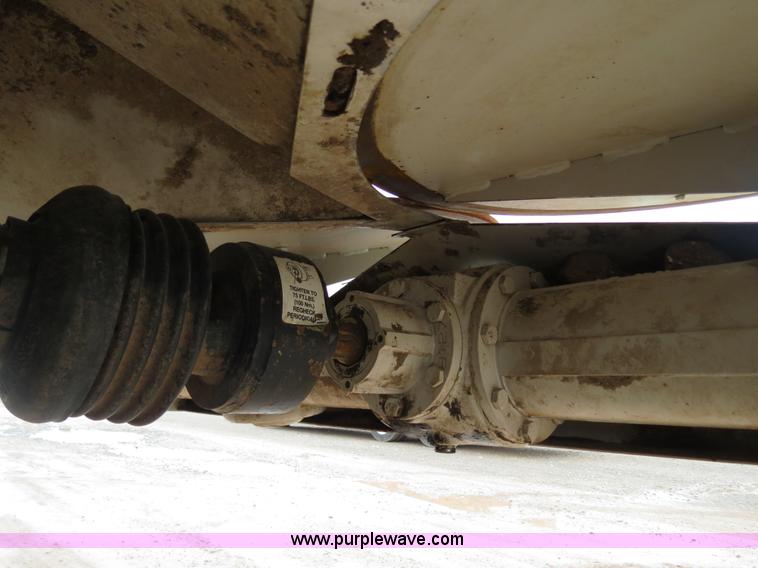 image for item B2486 2006 Peterbilt 357 manure spreader truck