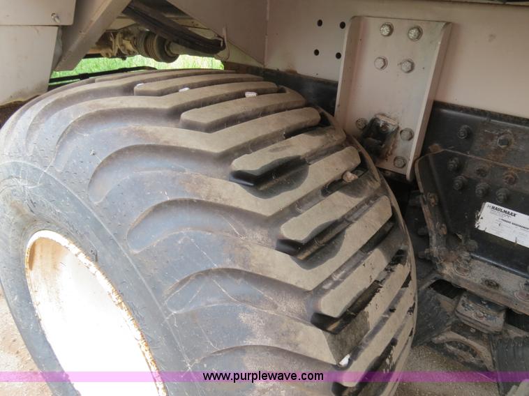 image for item B2486 2006 Peterbilt 357 manure spreader truck