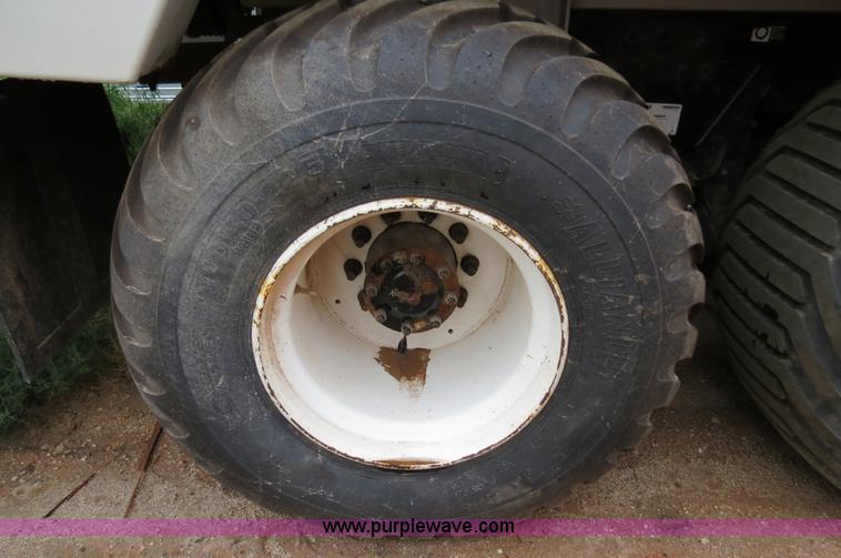 image for item B2486 2006 Peterbilt 357 manure spreader truck