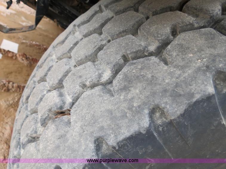 image for item B2486 2006 Peterbilt 357 manure spreader truck