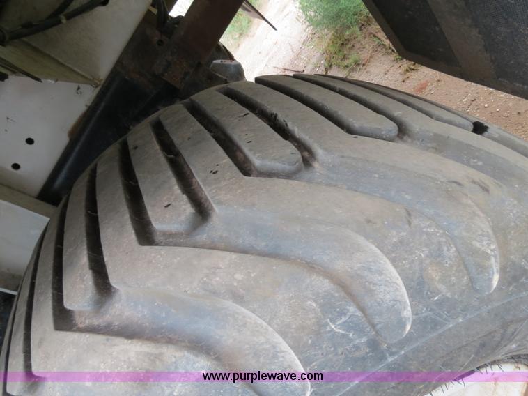 image for item B2486 2006 Peterbilt 357 manure spreader truck