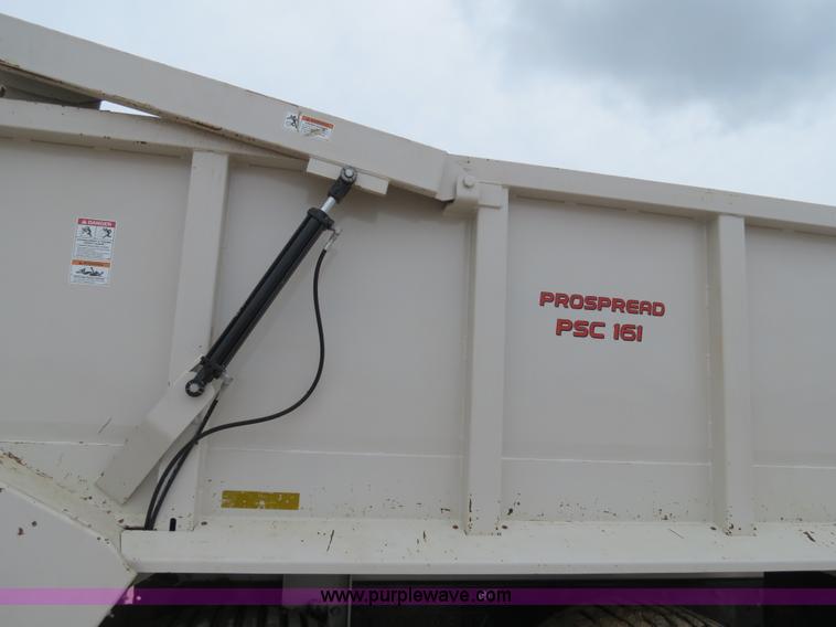 image for item B2486 2006 Peterbilt 357 manure spreader truck