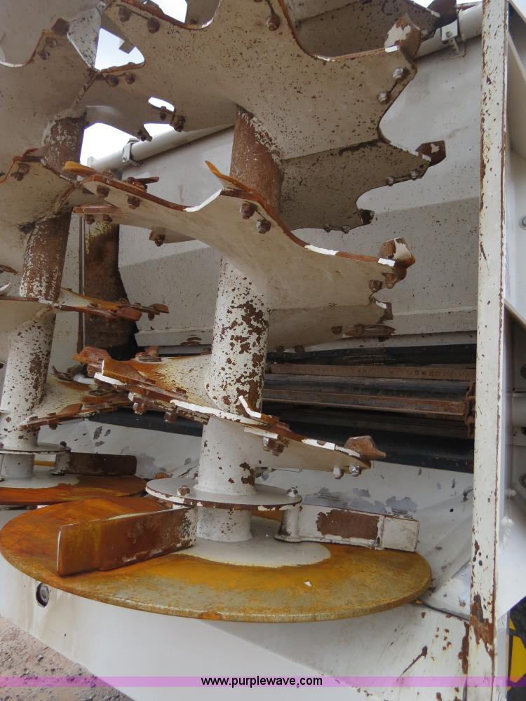 image for item B2486 2006 Peterbilt 357 manure spreader truck