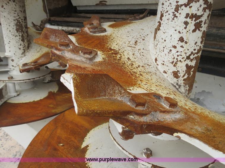 image for item B2486 2006 Peterbilt 357 manure spreader truck