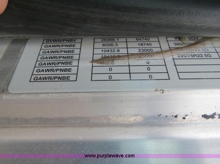 image for item B2486 2006 Peterbilt 357 manure spreader truck