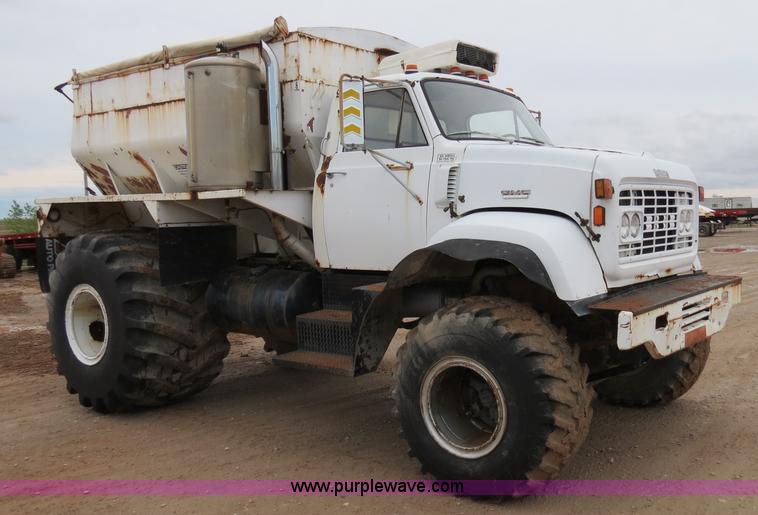 image for item B2488 GMC Big Wheels 7500 spreader truck