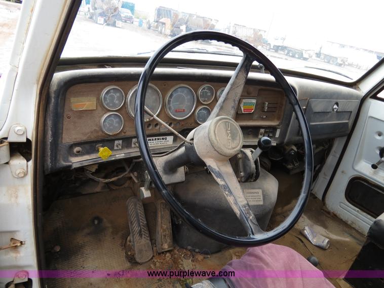 image for item B2488 GMC Big Wheels 7500 spreader truck