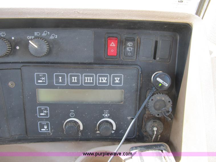 image for item B2888 2002 John Deere 9420 4WD articulated tractor