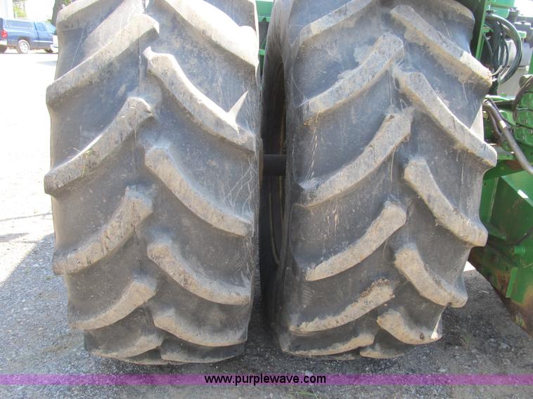 image for item B2888 2002 John Deere 9420 4WD articulated tractor