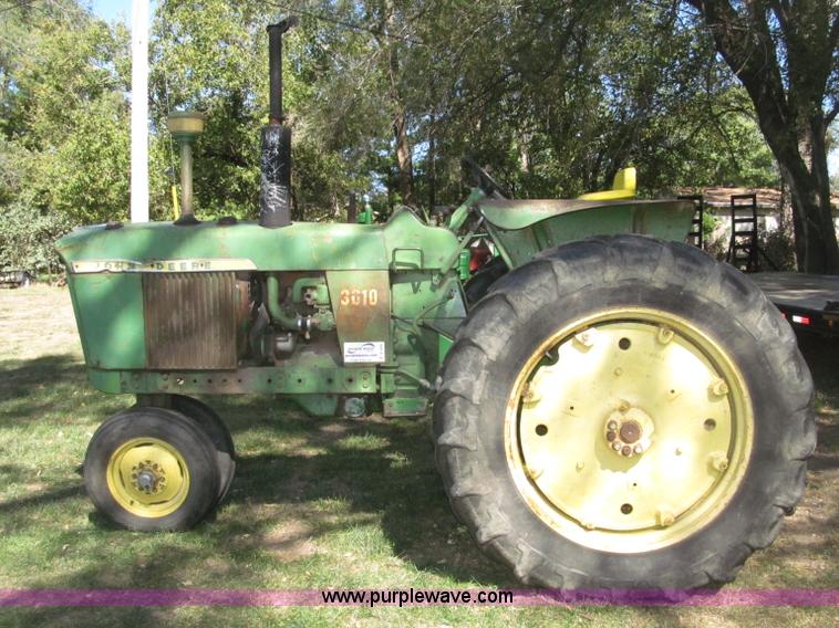 image for item B5242 1962 John Deere 3010 tractor
