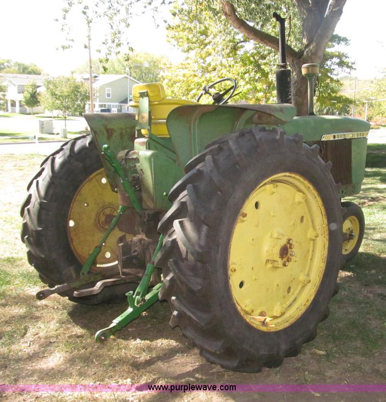 image for item B5242 1962 John Deere 3010 tractor