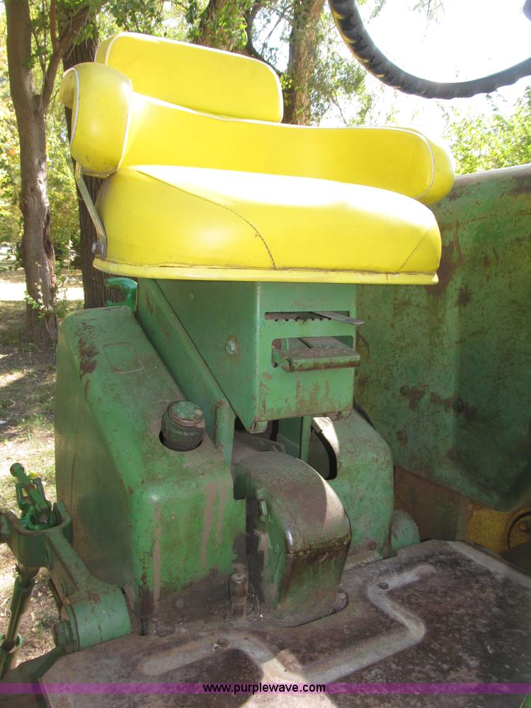image for item B5242 1962 John Deere 3010 tractor