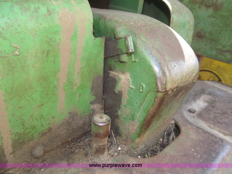image for item B5242 1962 John Deere 3010 tractor