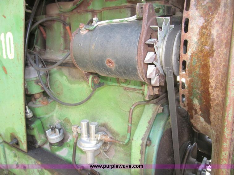 image for item B5242 1962 John Deere 3010 tractor