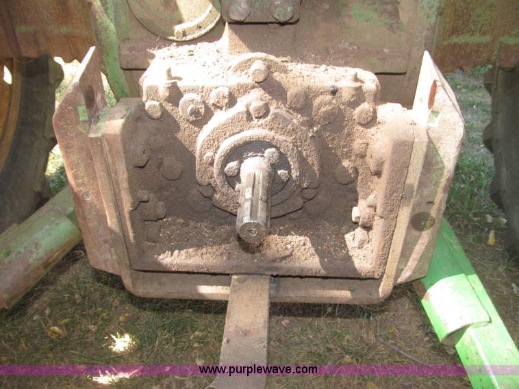 image for item B5242 1962 John Deere 3010 tractor