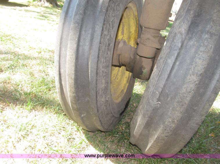 image for item B5242 1962 John Deere 3010 tractor