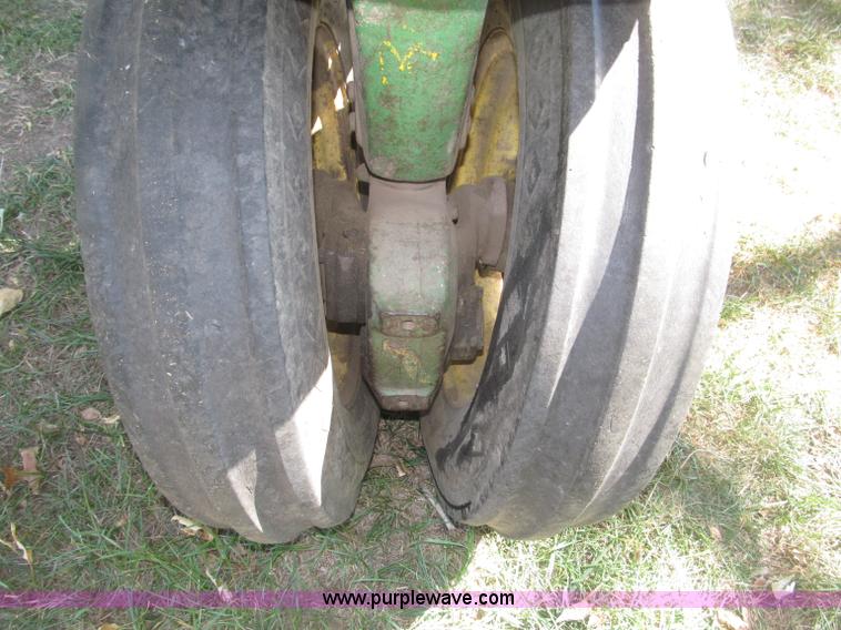 image for item B5242 1962 John Deere 3010 tractor