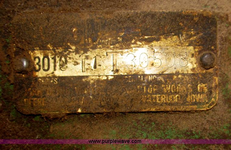 image for item B5242 1962 John Deere 3010 tractor