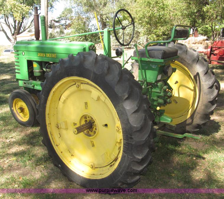 image for item B5247 1947 John Deere B tractor