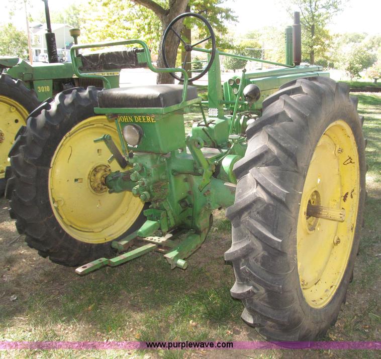 image for item B5247 1947 John Deere B tractor