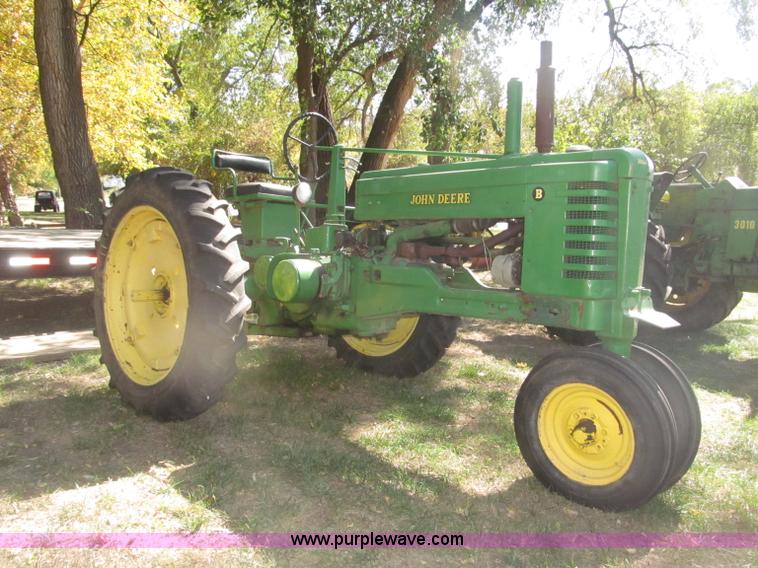 image for item B5247 1947 John Deere B tractor