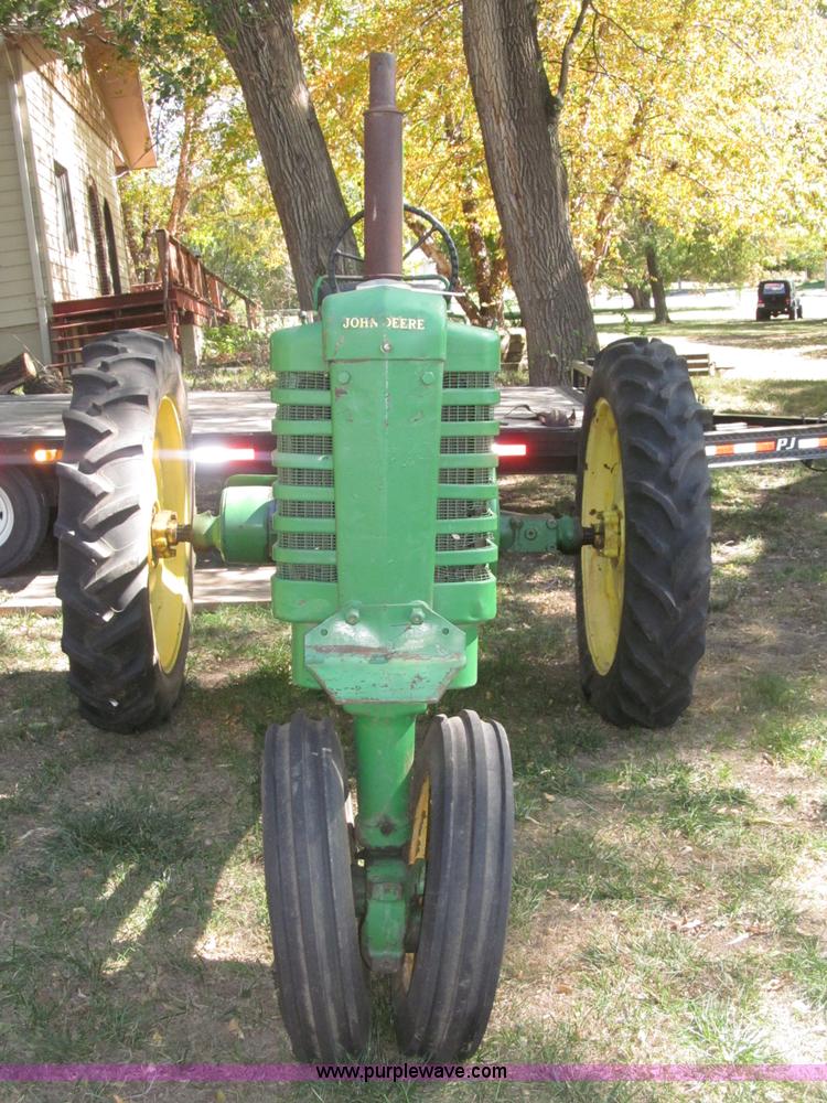 image for item B5247 1947 John Deere B tractor