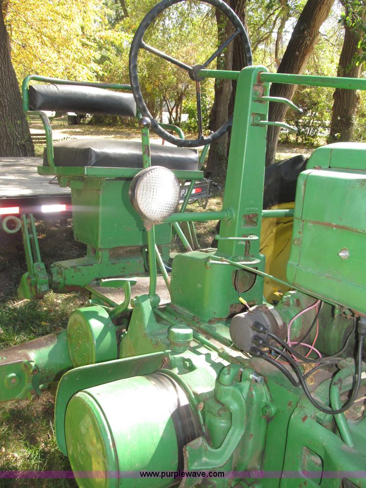 image for item B5247 1947 John Deere B tractor