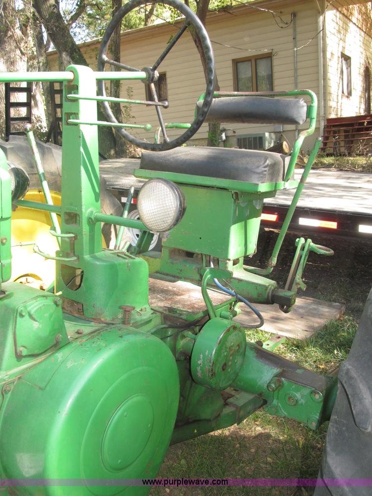 image for item B5247 1947 John Deere B tractor