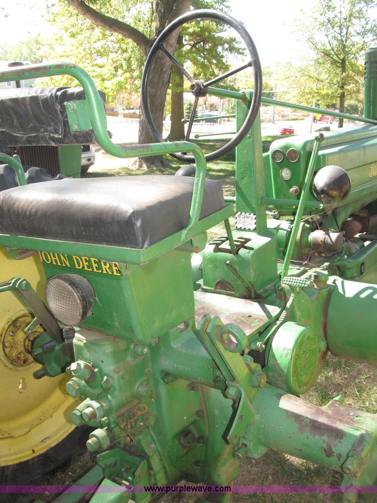 image for item B5247 1947 John Deere B tractor