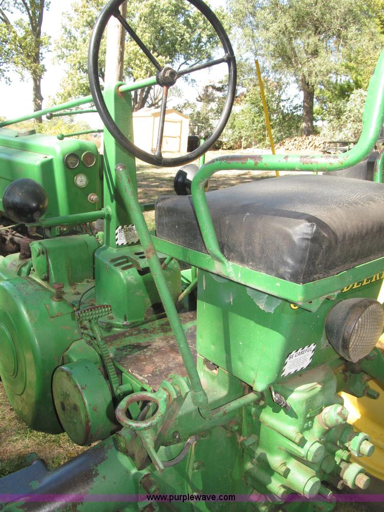 image for item B5247 1947 John Deere B tractor