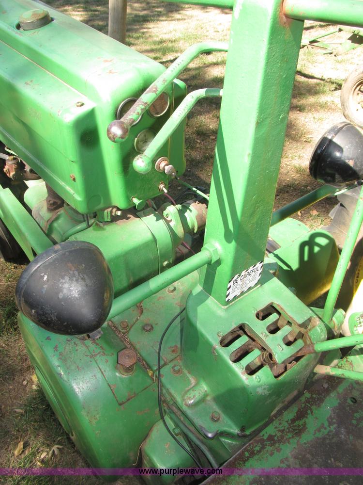 image for item B5247 1947 John Deere B tractor