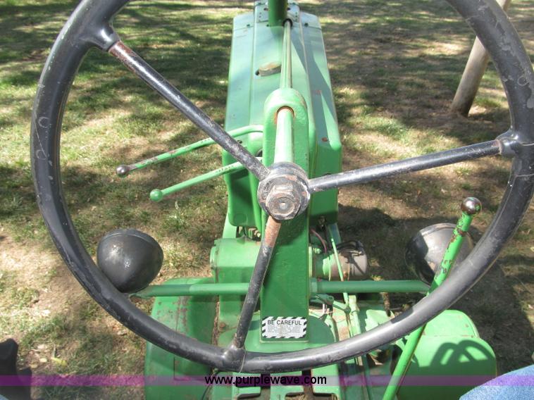 image for item B5247 1947 John Deere B tractor