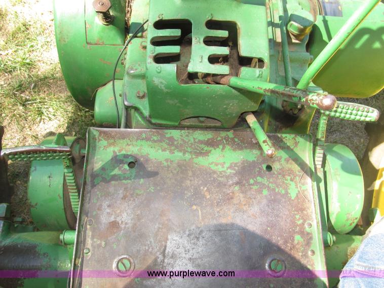 image for item B5247 1947 John Deere B tractor