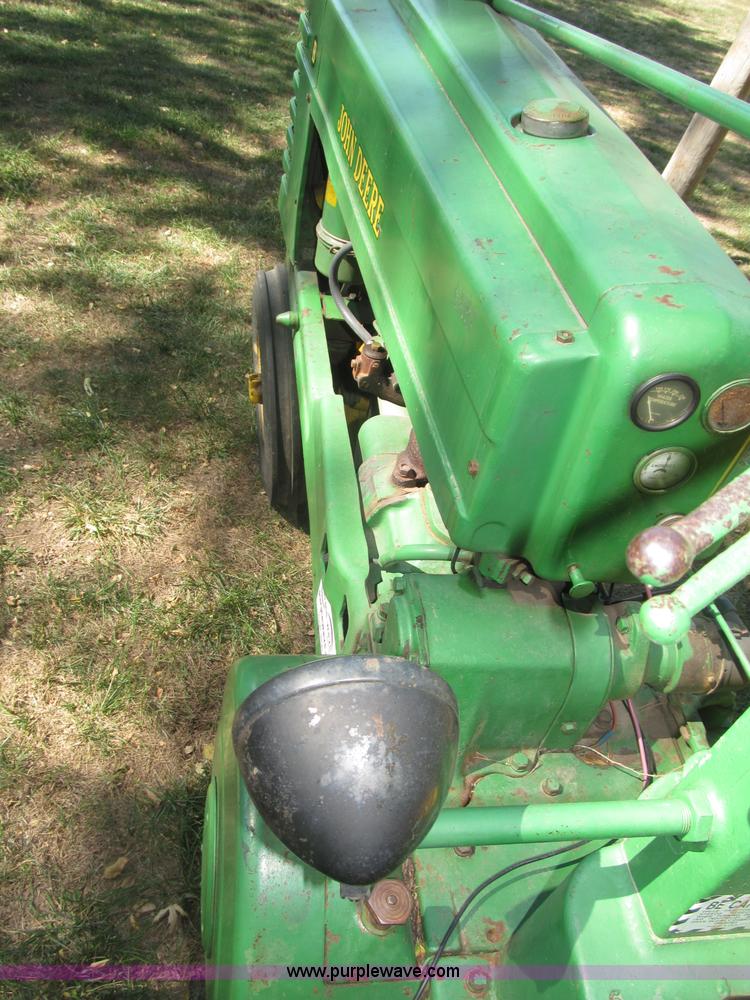 image for item B5247 1947 John Deere B tractor