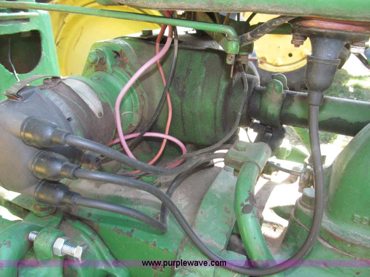 image for item B5247 1947 John Deere B tractor