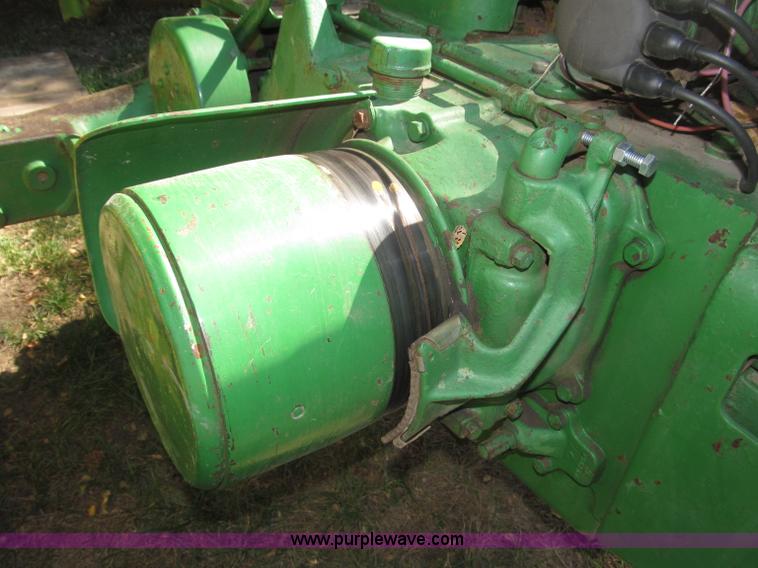 image for item B5247 1947 John Deere B tractor