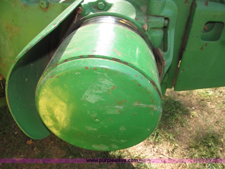 image for item B5247 1947 John Deere B tractor