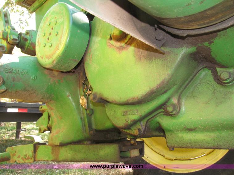 image for item B5247 1947 John Deere B tractor