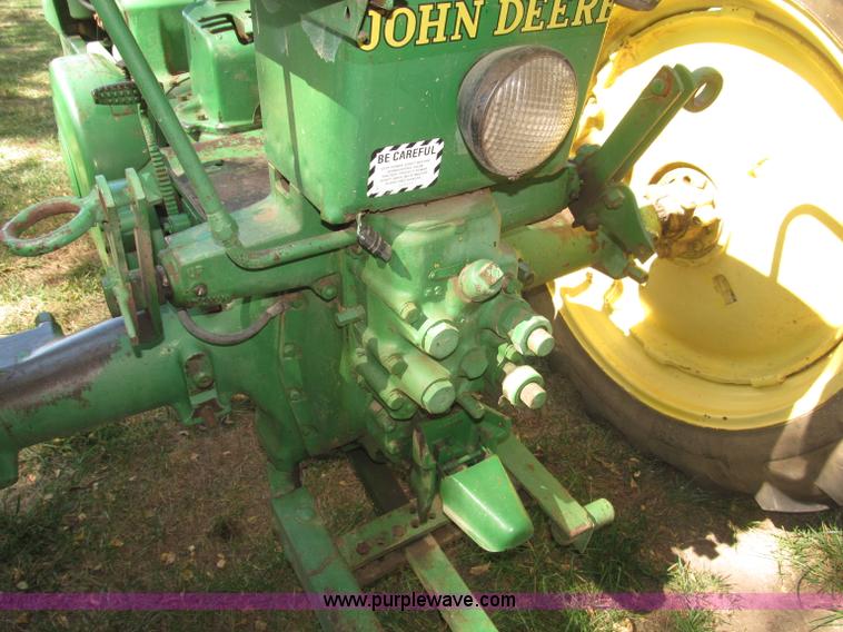 image for item B5247 1947 John Deere B tractor