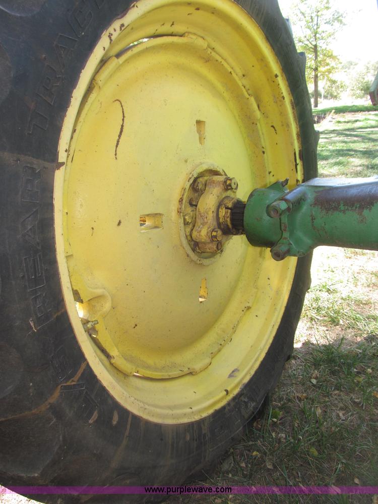 image for item B5247 1947 John Deere B tractor