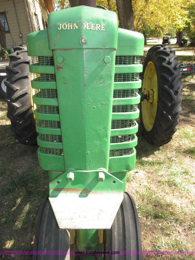 image for item B5247 1947 John Deere B tractor