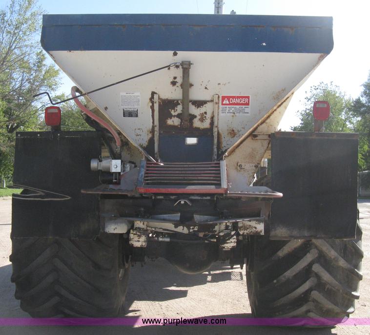 image for item B8301 1995 International 2554 dry fertilizer spreader truck