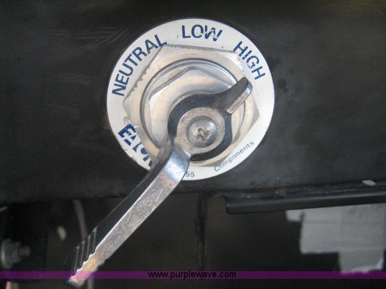 image for item B8301 1995 International 2554 dry fertilizer spreader truck