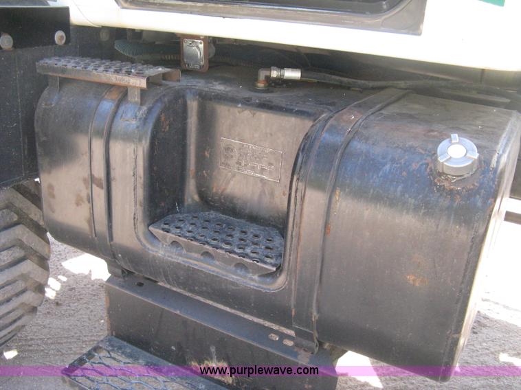 image for item B8301 1995 International 2554 dry fertilizer spreader truck