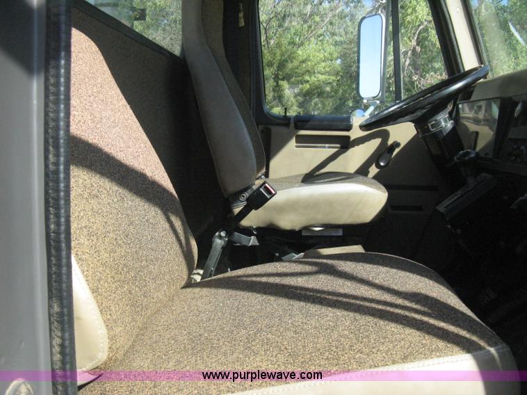 image for item B8301 1995 International 2554 dry fertilizer spreader truck